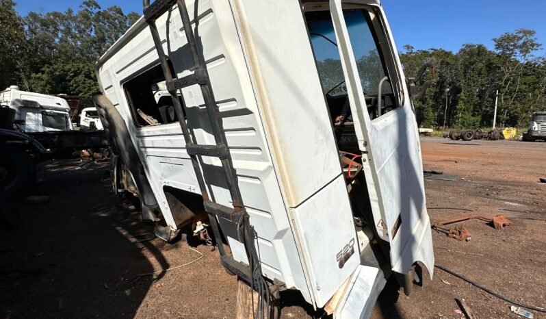 Cabine do Volvo FH520 completo